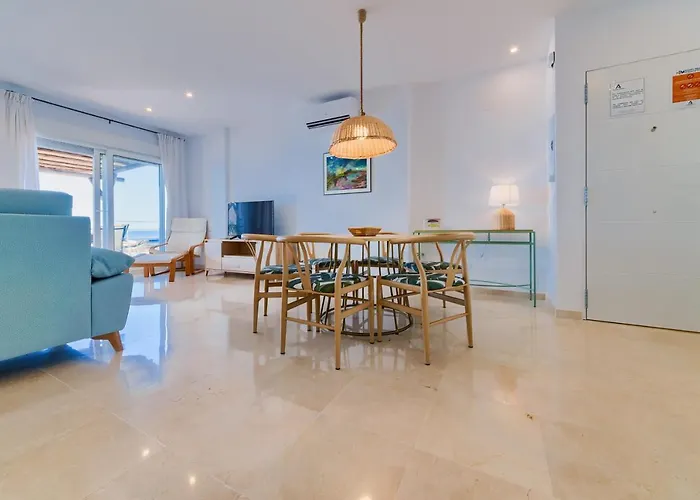 Holidays2fuengirola Duplex 1st Line Sea, Terrace