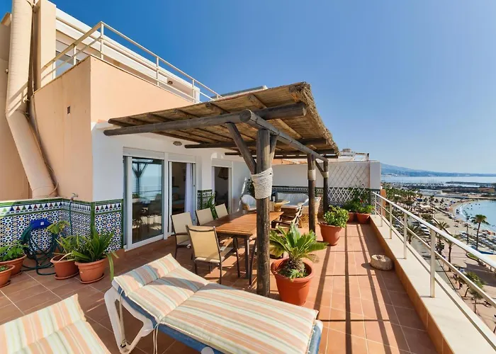 アパート Holidays2fuengirola Duplex 1st Line Sea, Terrace フエンヒロラ