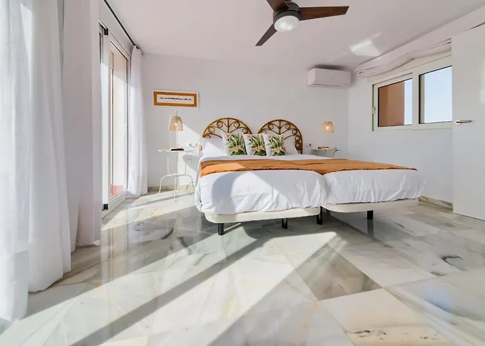 アパート Holidays2fuengirola Duplex 1st Line Sea, Terrace