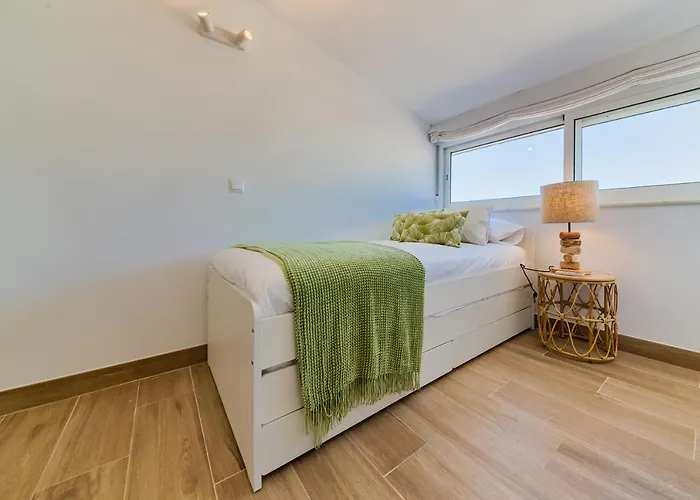 Holidays2fuengirola Duplex 1st Line Sea, Terrace *